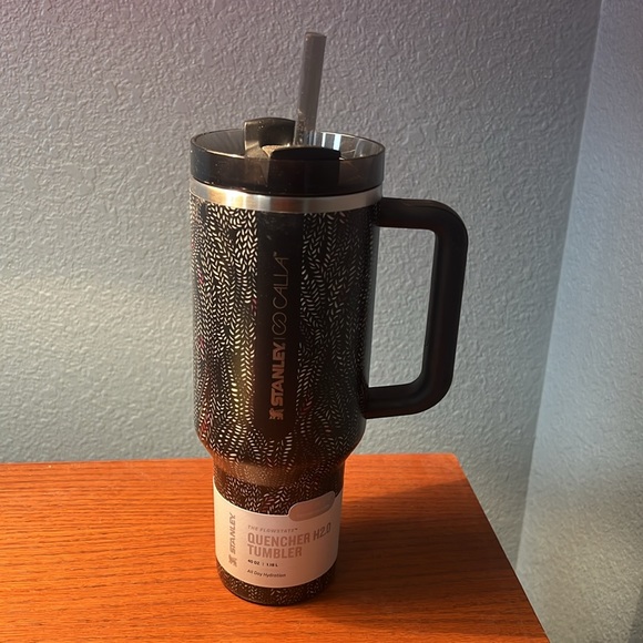 Stanley x Calia 40oz Flowstate Quencher H2.0 Tumbler~Black Serpent ~Lim Ed~New - Picture 3 of 5